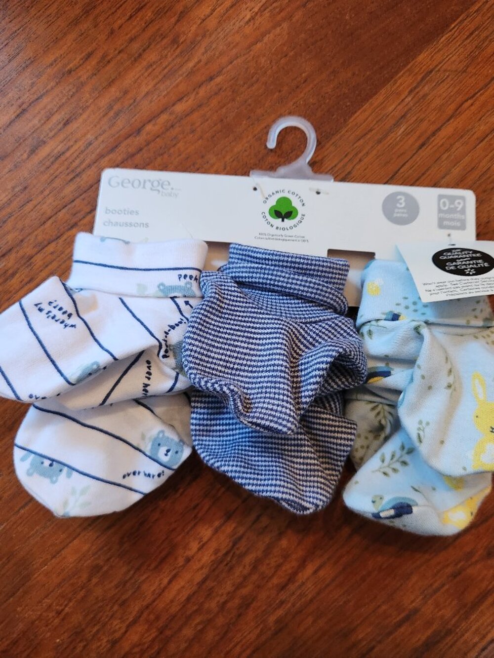 100% organic cotton 0-9 month baby socks / NEW